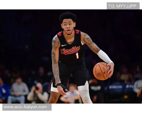 马祖拉称赞A西蒙斯展现对抗性和侵略性正是球队所需表现