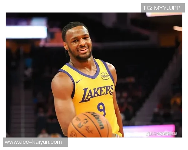 最佳新秀克尼佩尔状态低迷仅得6分三分球全失状态全无令人失望 最佳新秀克尼佩尔状态低迷仅得6分三分球全失状态全无令人失望