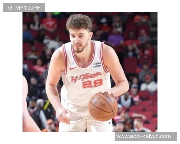 申京谈比赛表现强调团队合作的重要性与队友的支持