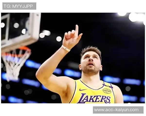 湖人官方庆祝东契奇加盟一周年特别纪念送上独家卢卡壁纸与球迷共享快乐时光